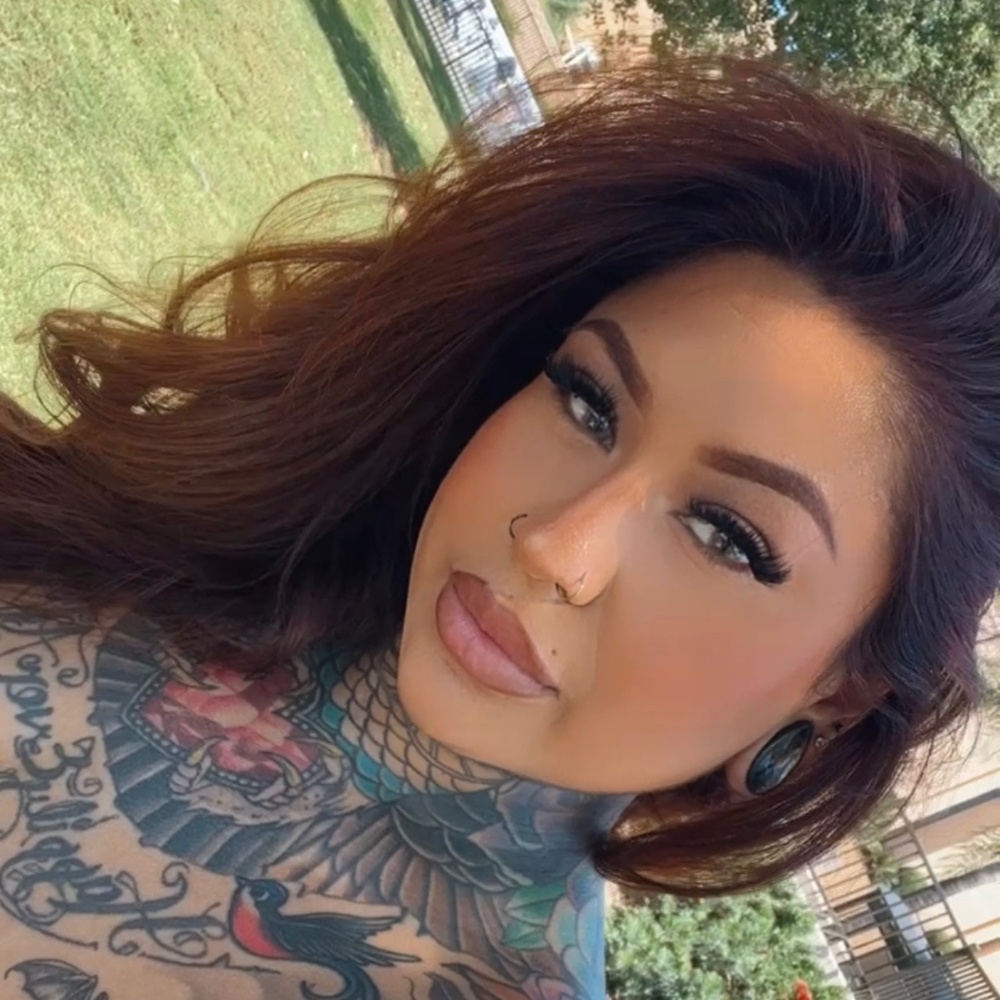 Meet your Posher, Julia